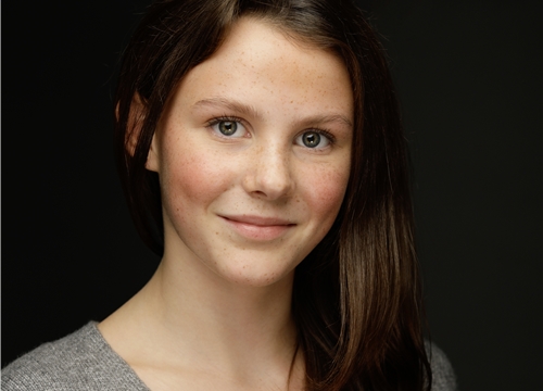 Lovisas karriär tog fart med rollen i serien "Agenterna" på SVT - lovisa_14