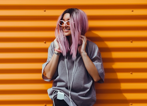 Vill du jobba med reklam? - shutterstock_1221701242